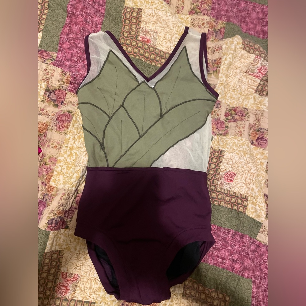 Tiger Friday Leo size small